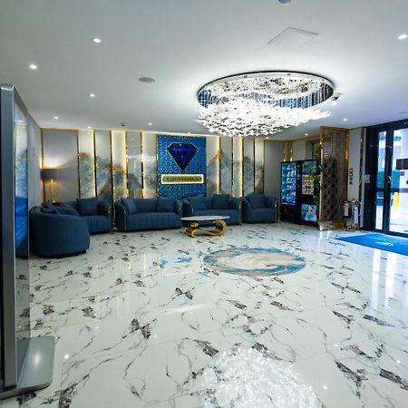 Grand Sapphire Hotel & Banqueting Croydon Bagian luar foto