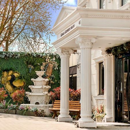 Grand Sapphire Hotel & Banqueting Croydon Bagian luar foto