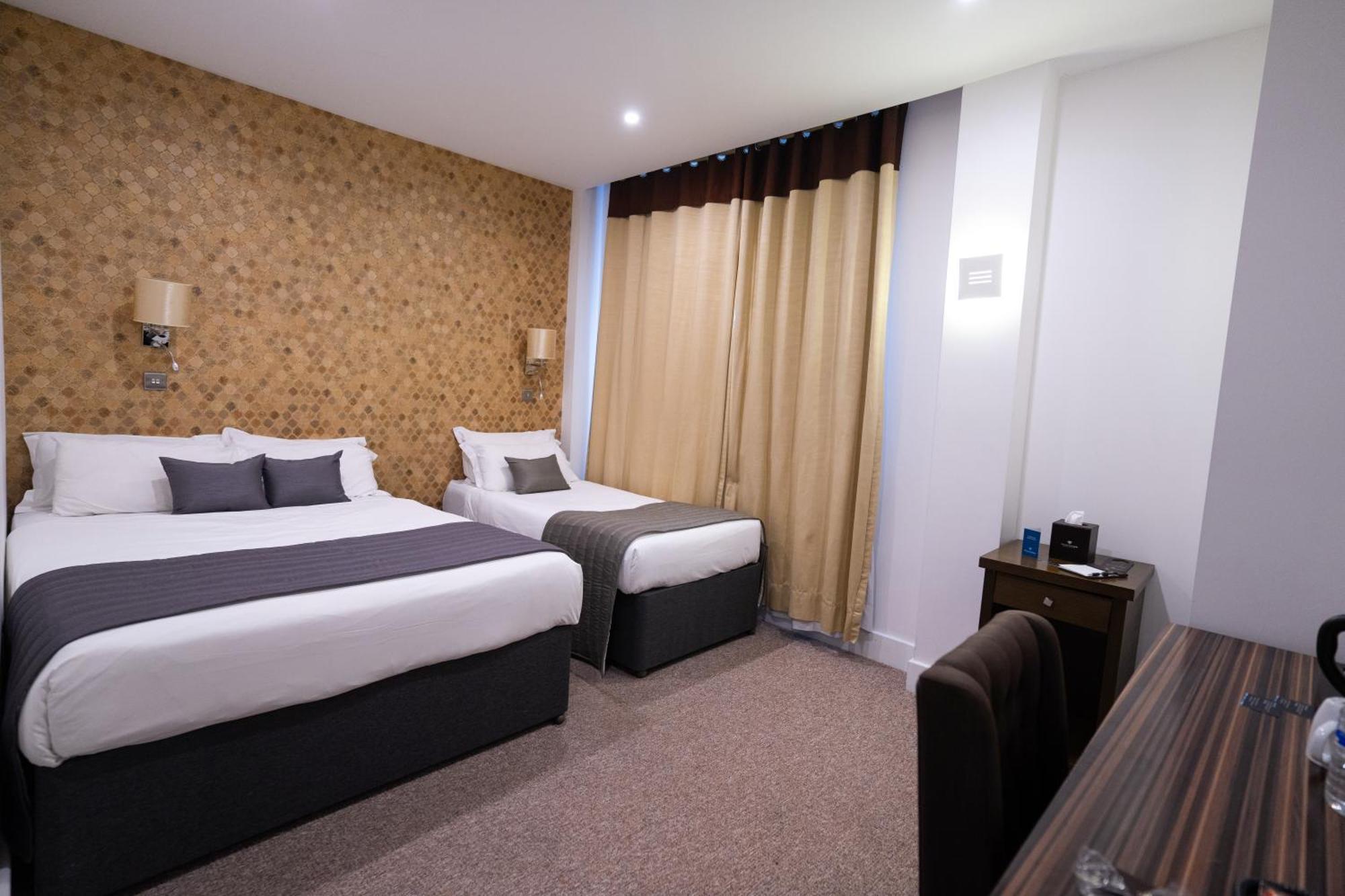 Grand Sapphire Hotel & Banqueting Croydon Bagian luar foto