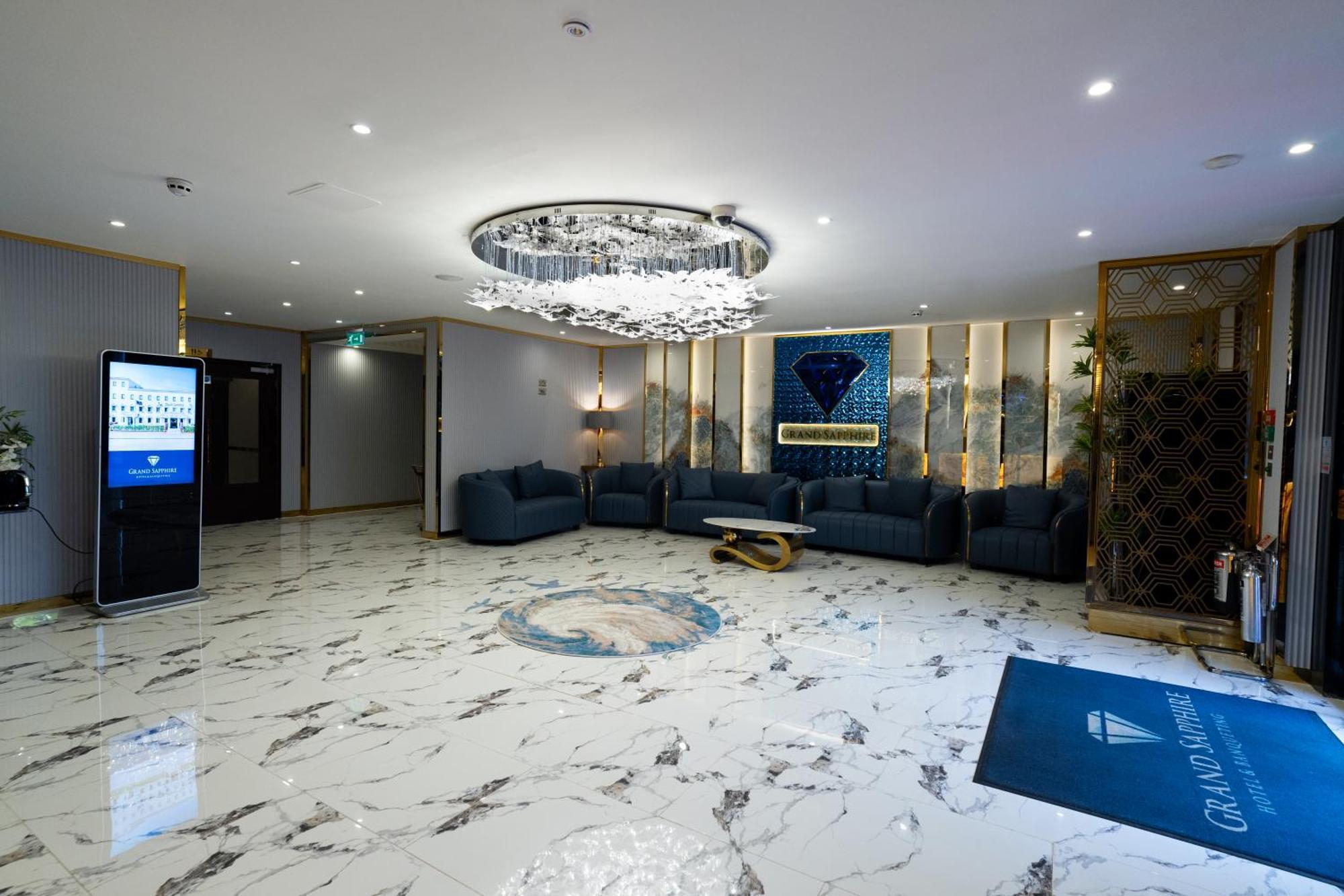 Grand Sapphire Hotel & Banqueting Croydon Bagian luar foto