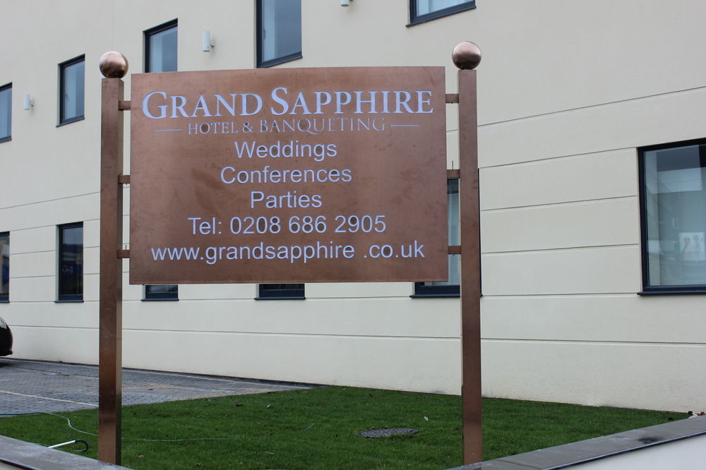 Grand Sapphire Hotel & Banqueting Croydon Bagian luar foto