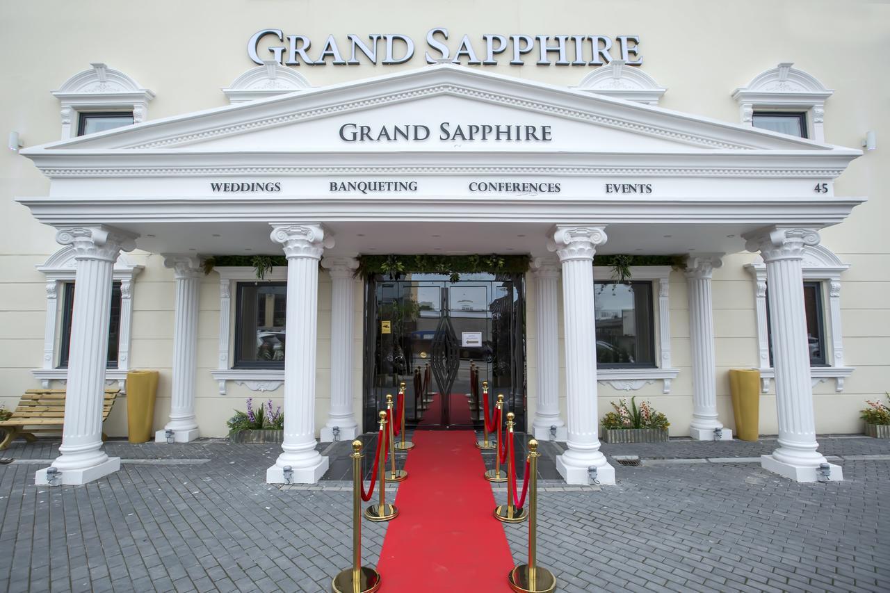 Grand Sapphire Hotel & Banqueting Croydon Bagian luar foto