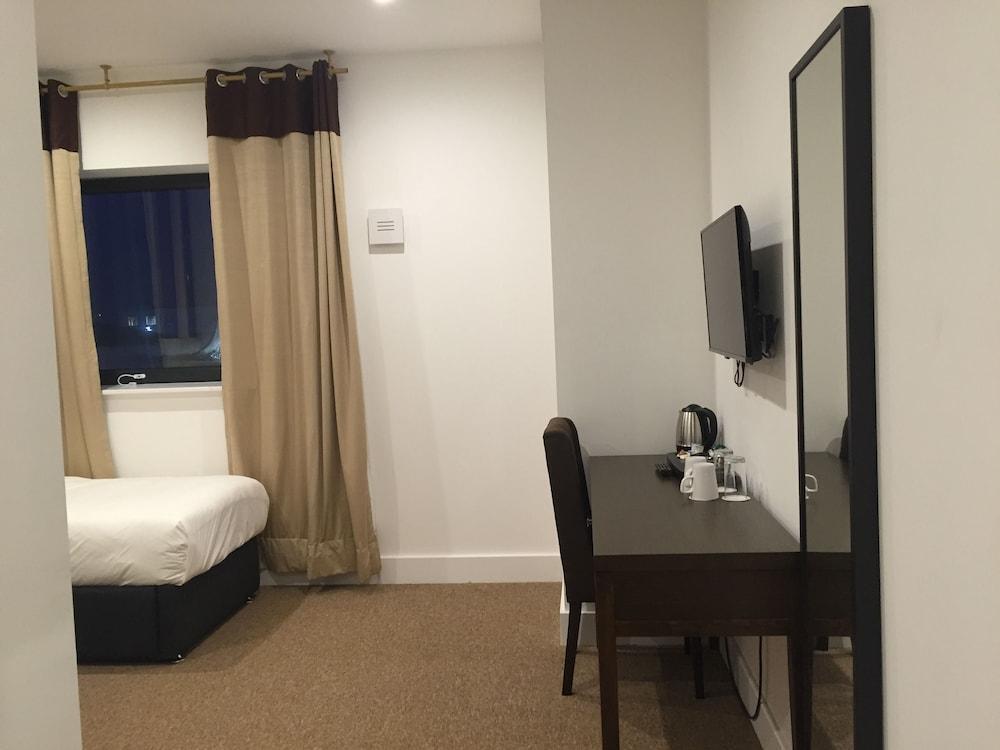 Grand Sapphire Hotel & Banqueting Croydon Bagian luar foto