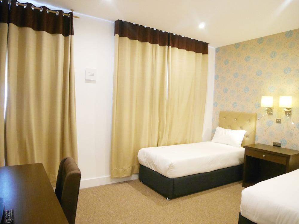 Grand Sapphire Hotel & Banqueting Croydon Bagian luar foto