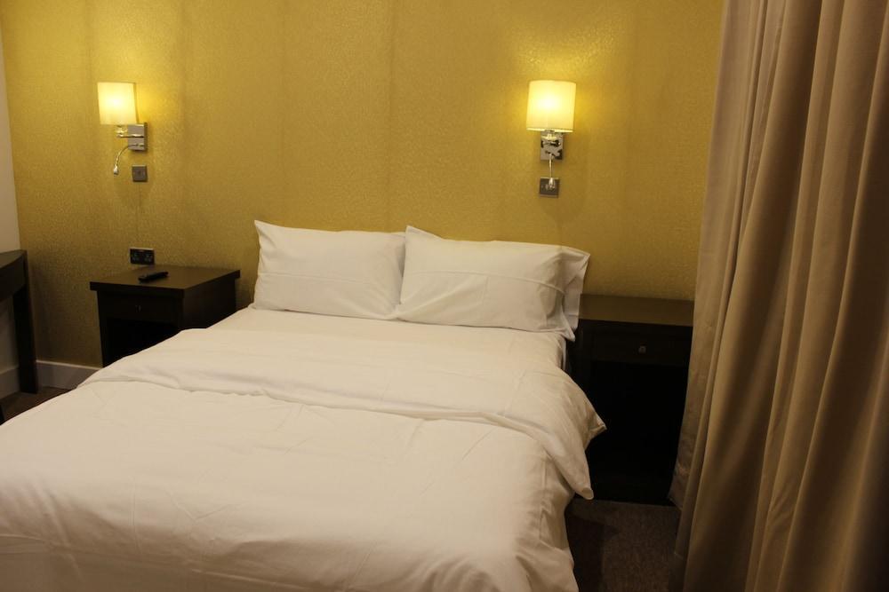 Grand Sapphire Hotel & Banqueting Croydon Bagian luar foto