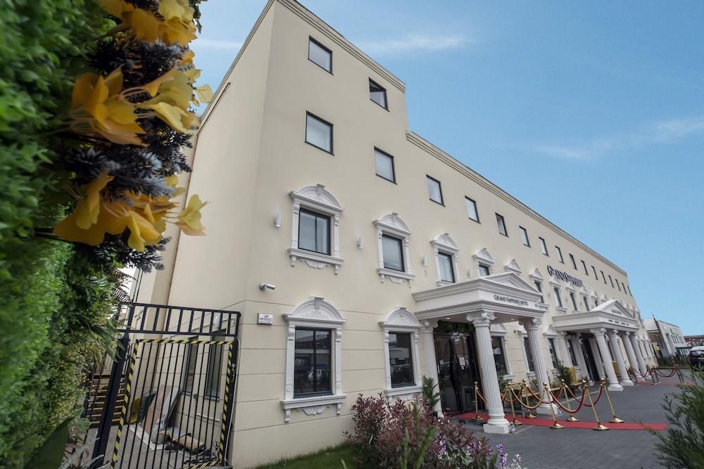 Grand Sapphire Hotel & Banqueting Croydon Bagian luar foto